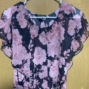 Women’s Pretty Blouse
